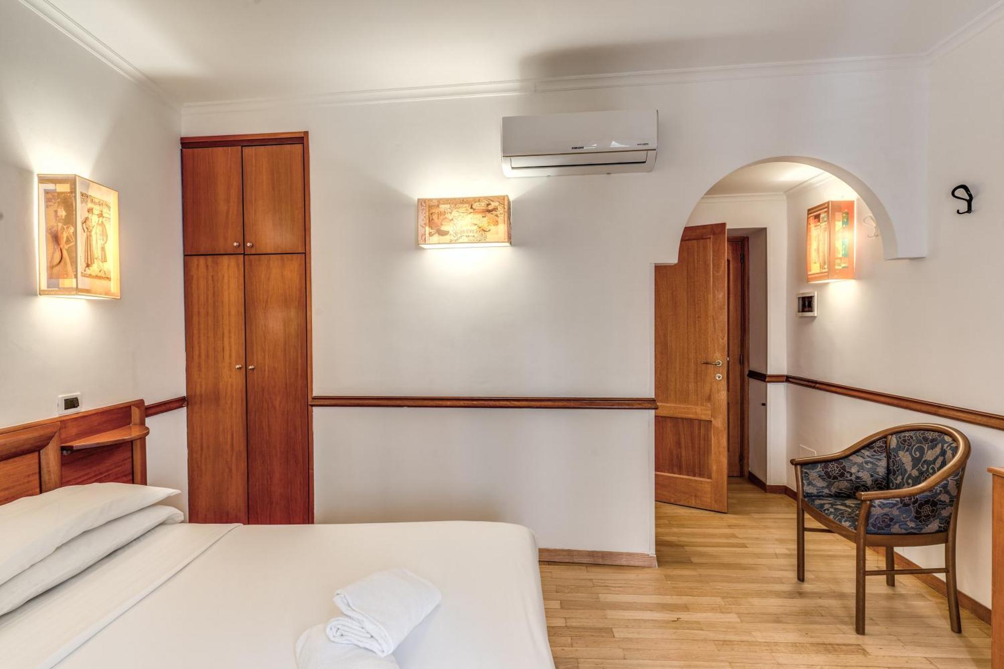 Hotel Santa Prassede Rome Exterior photo